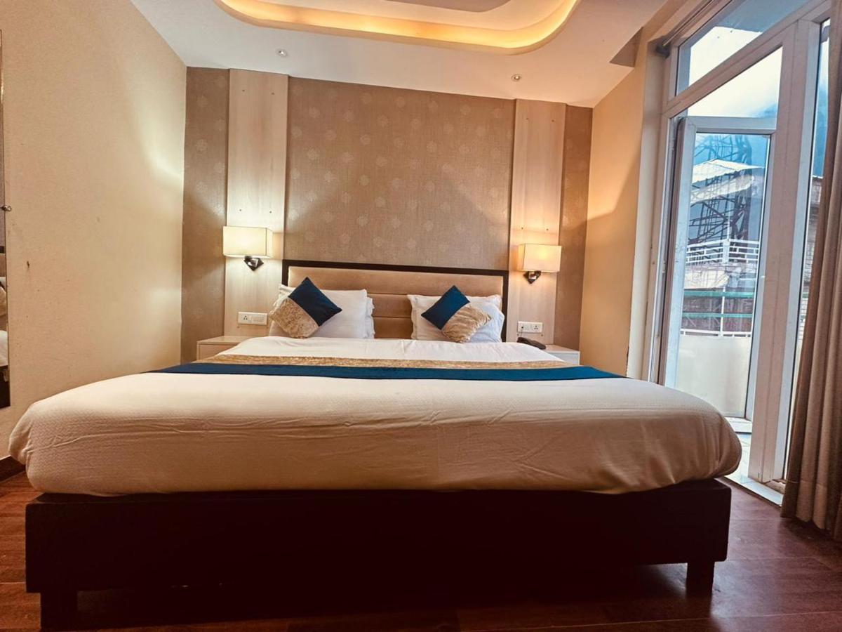 Hotel Royal Residency Manali  Bagian luar foto